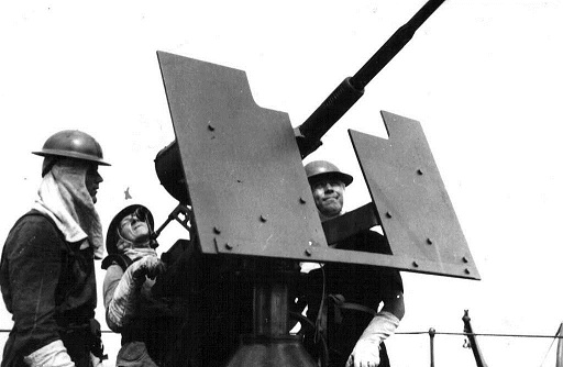 Original image of an Oerlikon gun and crew